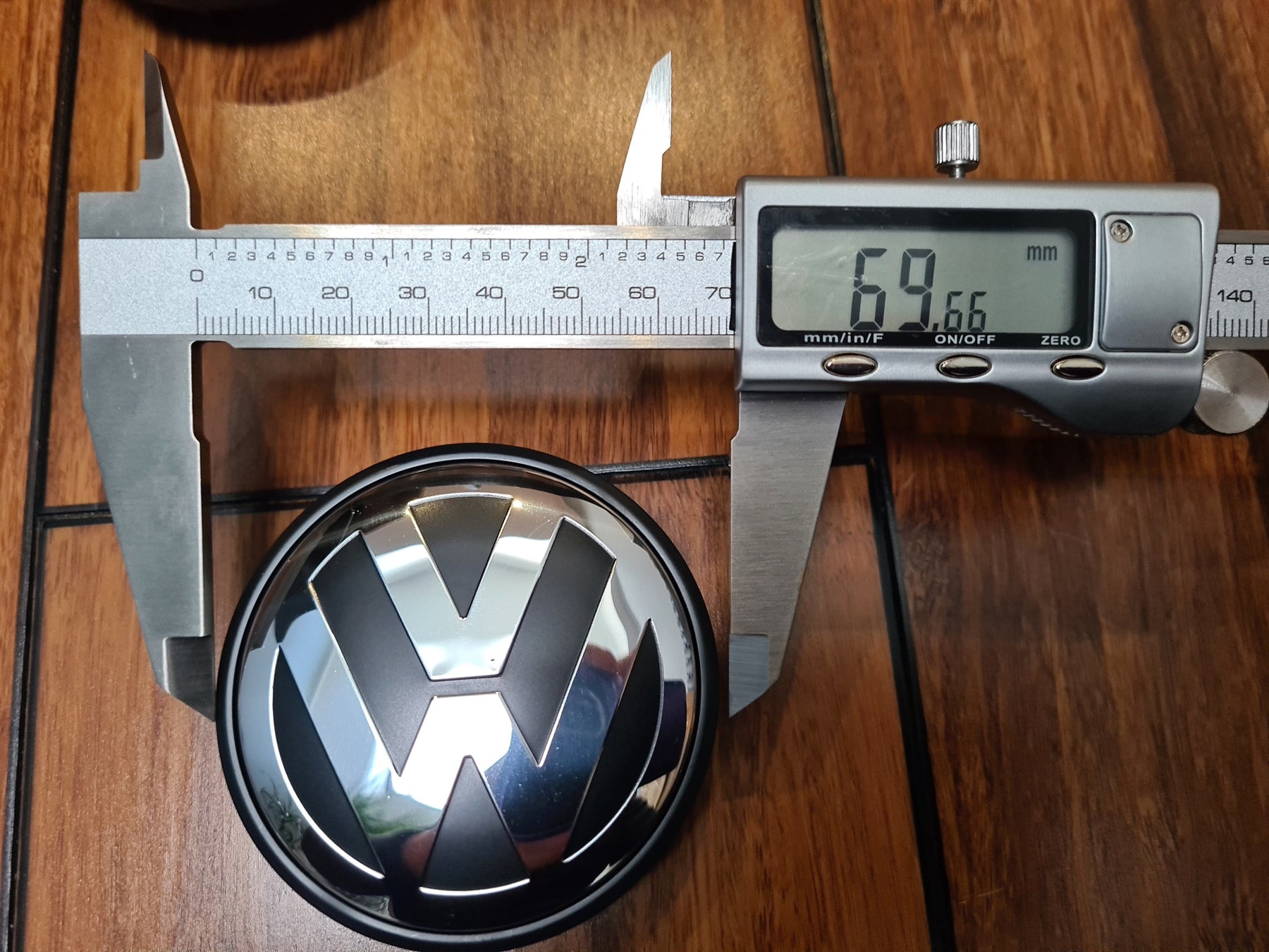 4x Alloy Wheel Volkswagen Centre caps for VW Touareg, Transporter 70mm ...