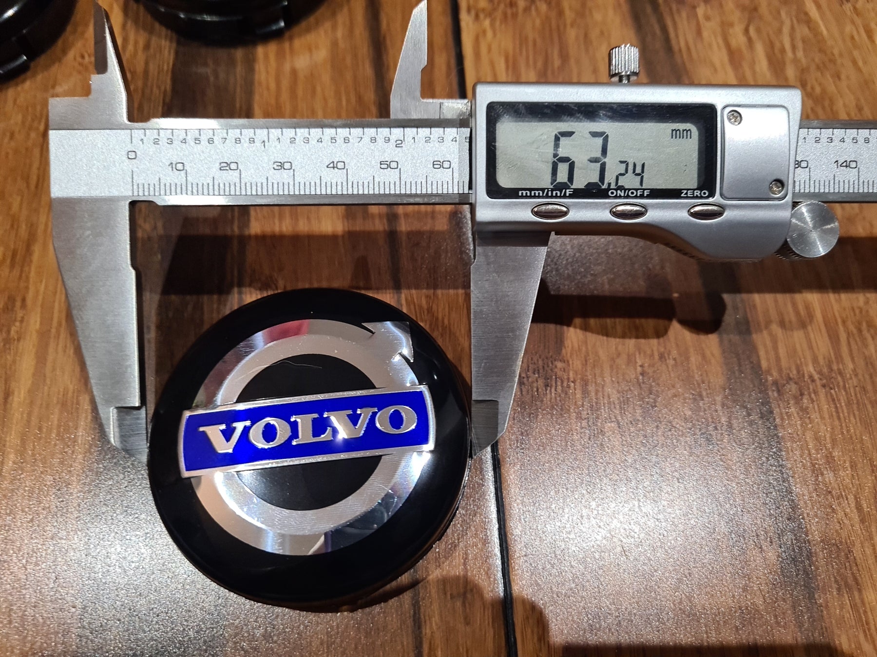 Tapas Centrales De Aro Compatibles Para Volvo 6,5cm. X4 Uds. | Cuotas sin interés Tapas Centrales De Aro Compatibles Para Volvo 6,5cm. X4 Uds. | Cuotas sin interés