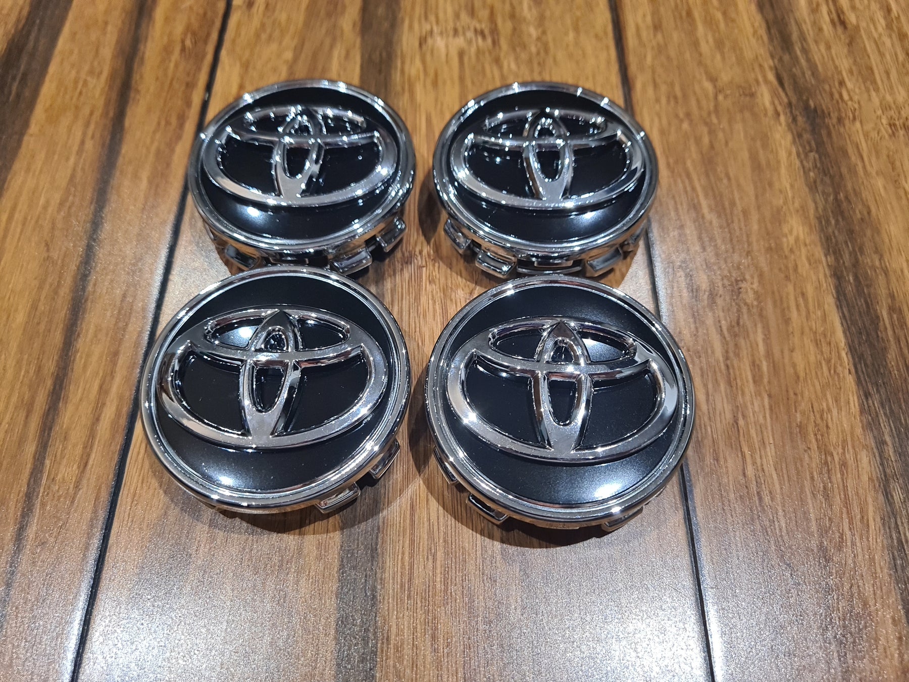 4x Alloy Wheel Centre caps for Toyota Black/Chrome 62mm – Caps Direct